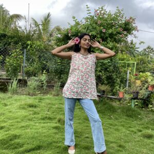 Adorable pink kurti with white rose prints, feminine and chic style